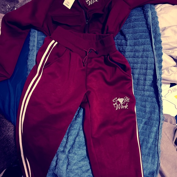 Winter warm wine crop top sweat suit custom - Picture 3 of 4